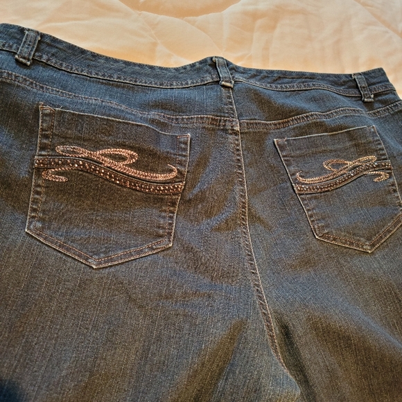 Plus Size Women's Jeans 24W Petite - Picture 4 of 6